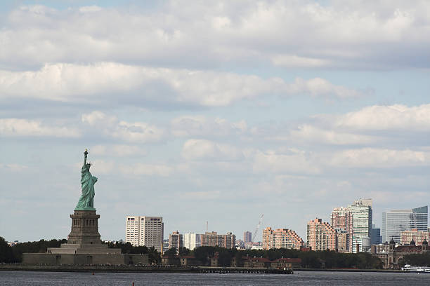 istock Statue of Liberty Sklyline 173759097