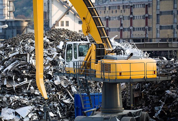istock Mechanical Grabber at Recycling Plant 173759391