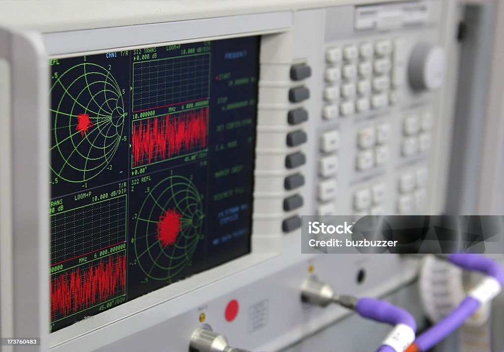 機器の信号の確認 - スペクトルのロイヤリティフリーストックフォト