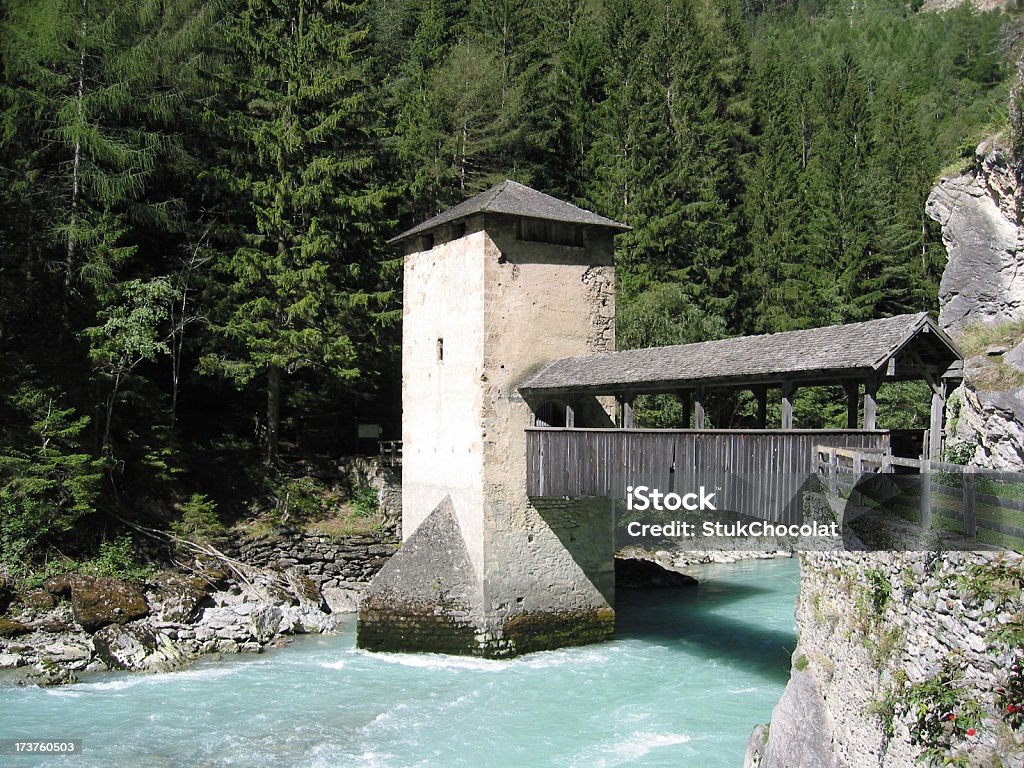 Altfinstermünz Medieval ponte com pedágio - Foto de stock de Antigo royalty-free