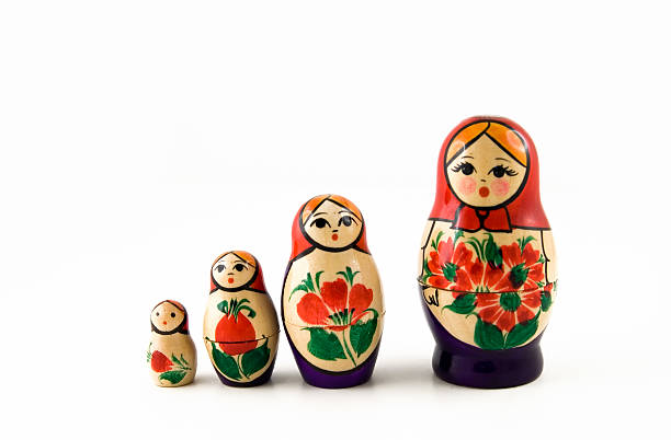 poupée russe (matrushka ou matrjoshka - russian nesting doll doll russian culture nobody photos et images de collection