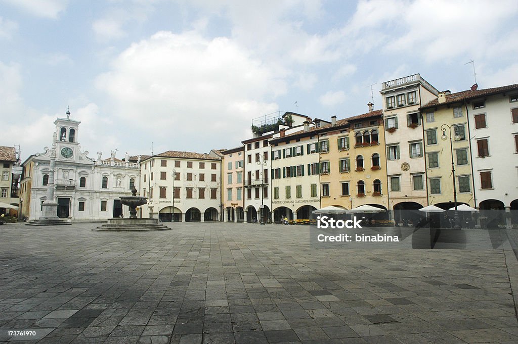 Plaza di Udine - Foto stock royalty-free di Udine