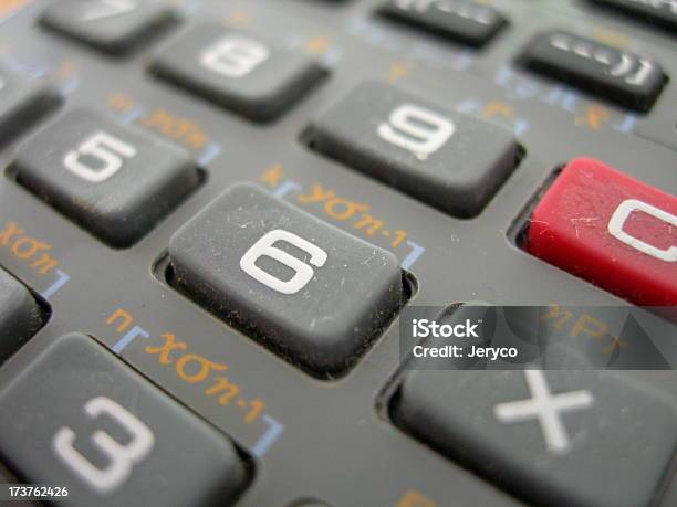 Foto de Calculadora e mais fotos de stock de Calculadora - Calculadora, Macrofotografia, Botão - Peça de Máquina