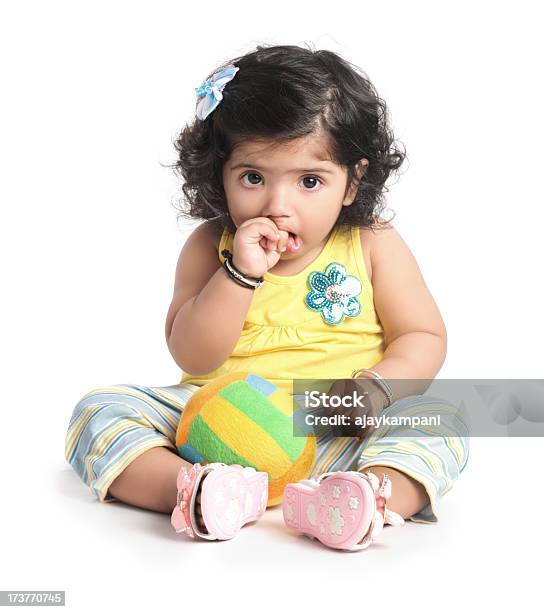 Foto de Menina Com Visual No Rosto Chocado e mais fotos de stock de 6-11 meses - 6-11 meses, Bebê, Bebês Meninas