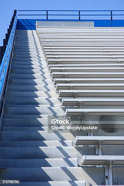 Estádio Passos - Fotografias de stock e mais imagens de Suporte - Suporte, Vedação de Corrimão, Estádio