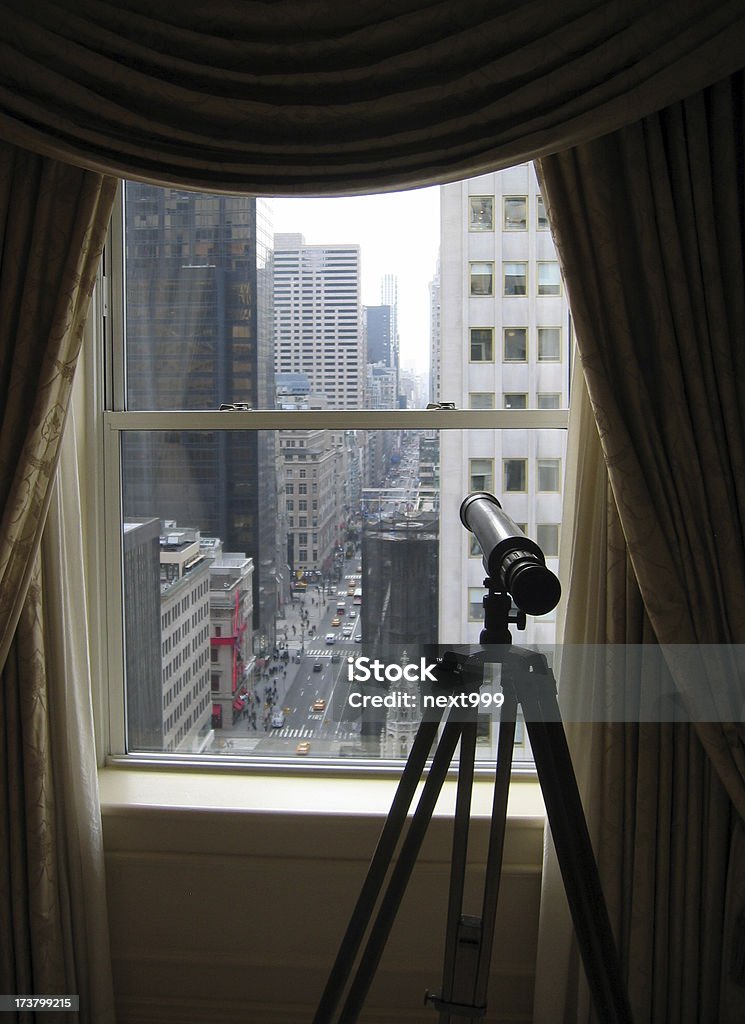 Телескоп в номере отеля в Нью-Йорке - Стоковые фото Отель роялти-фри