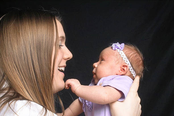teen мама и baby - teenage pregnancy стоковые фото и изображения