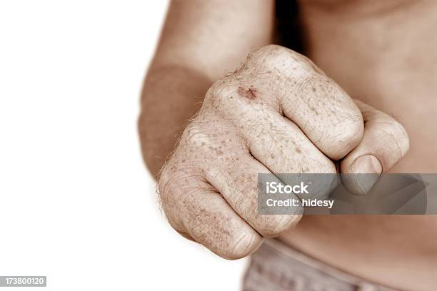 Foto de Bare Punho e mais fotos de stock de Brigar - Brigar, Agressão, Boxe - Esporte