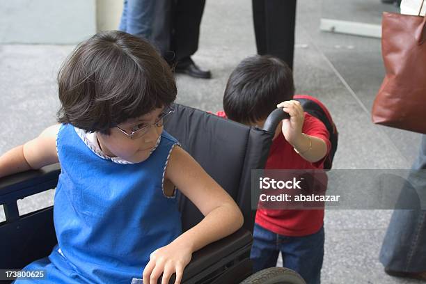 Foto de Mão Amiga e mais fotos de stock de Amizade - Amizade, Amor, Aprender