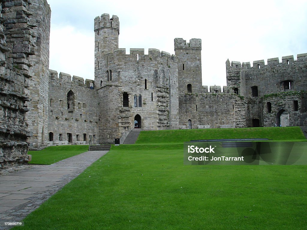 Castelo de Caernarfon, a norte do País de Gales - Royalty-free Alto - Descrição Física Foto de stock