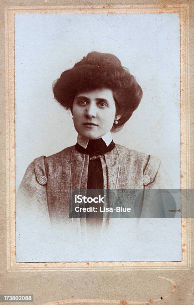 Retrato De Mulher Em 1905 - Fotografias de stock e mais imagens de Fora de moda - Estilo - Fora de moda - Estilo, Fotografia - Imagem, Mulheres