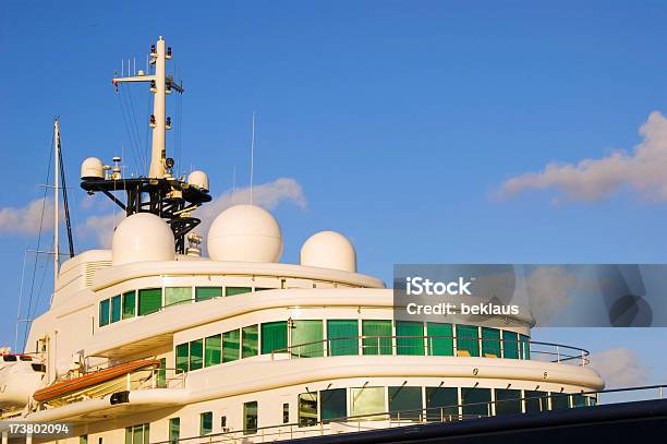 Foto de Topside De Um Iate e mais fotos de stock de Alta Sociedade - Alta Sociedade, Aposentadoria, Azul