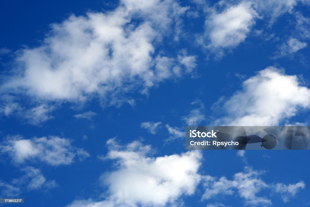 Nubes & cielo - Foto de stock de Azul libre de derechos