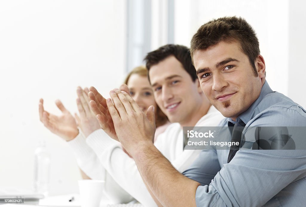 Menschen Applaudieren - Lizenzfrei Applaudieren Stock-Foto