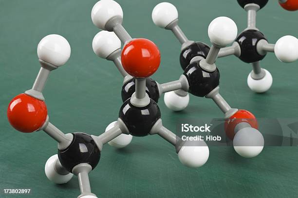 Molécula De Modelo - Fotografias de stock e mais imagens de Abstrato - Abstrato, Ampliação, Aula de Química