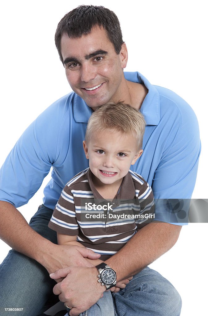 Pai exploração jovem filho sorridente isolado fundo branco - Royalty-free 2-3 Anos Foto de stock