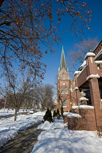 istock Chicago North Side Church and Street 173803880