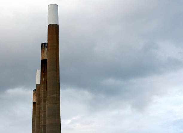 Pilhas de fumaça - foto de acervo