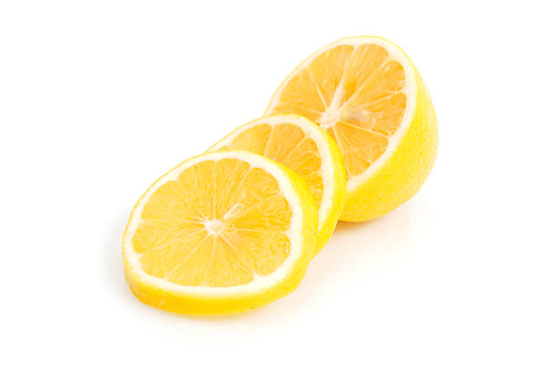 fatia de limão-siciliano. - lemon juice horizontal composition fruit - fotografias e filmes do acervo