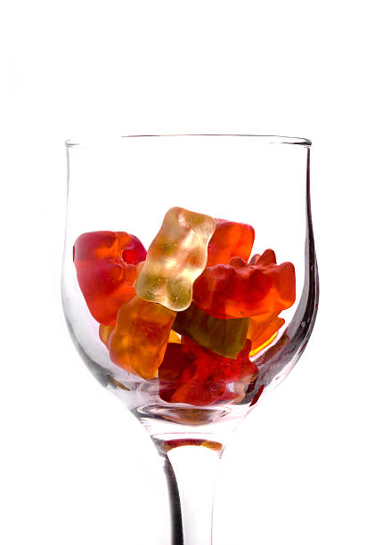 ursos gummies - gum drop copy space sweet food gelatin dessert imagens e fotografias de stock