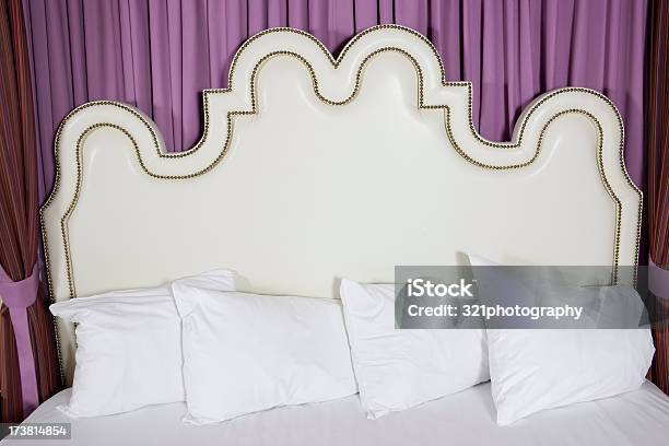 Elegante Testata Del Letto - Fotografie stock e altre immagini di Albergo - Albergo, Albergo di lusso, Alla moda