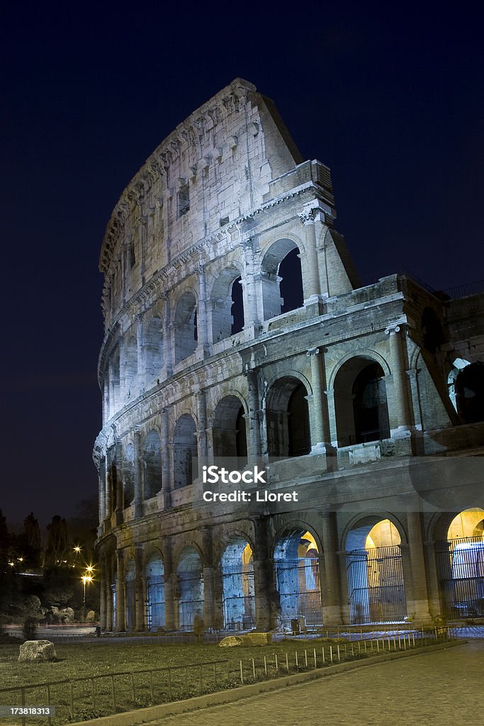 Le Colisée à nuit, Rome, Italie - Photo de Amphithéâtre libre de droits