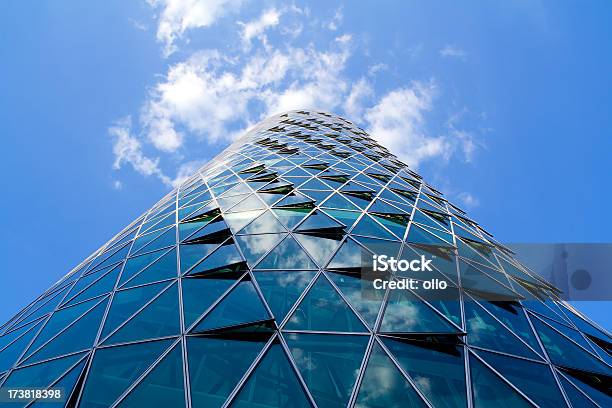 Foto de Detalhe De Um Futurista De Arranhacéus e mais fotos de stock de Aberto - Aberto, Abstrato, Arquitetura