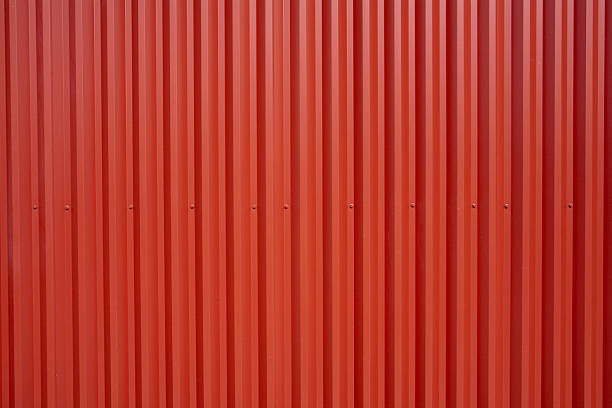 абстрактный склад стена — вид снаружи; цветные вставки и фон текстура фон - corrugated iron стоковые фото и изображения