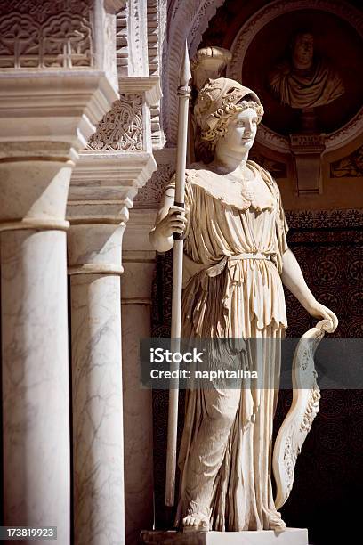 Minerva Statua In Spagna - Fotografie stock e altre immagini di Minerva - Minerva, Mitologia greca, Dea - Divinità