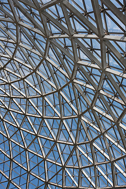 interior do domo de mitchell park - triangle geodesic dome mesh dome imagens e fotografias de stock