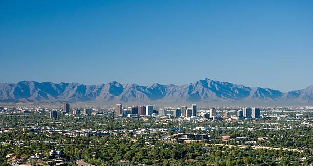 centro da cidade de phoenix - phoenix arizona skyline desert - fotografias e filmes do acervo