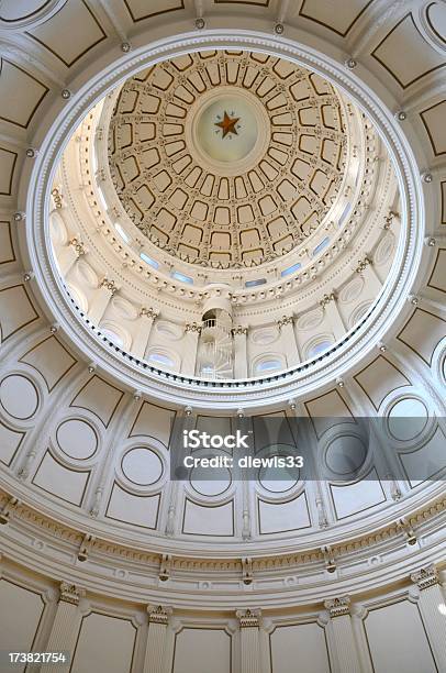 Foto de Texas Capitol Dome e mais fotos de stock de Rotunda - Arquitetura - Rotunda - Arquitetura, Sacada, Arquitetura