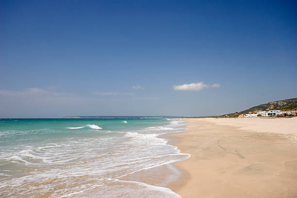 zahara beach en la provincia de cádiz - costa de la luz fotografías e imágenes de stock