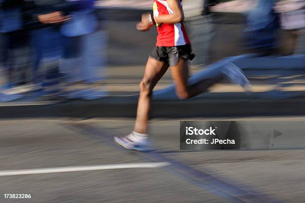 Athletic Runner Rozmycie Ruchu - zdjęcia stockowe i więcej obrazów Aktywny tryb życia - Aktywny tryb życia, Bieg długodystansowy, Biegać