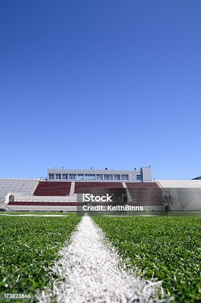 Photo libre de droit de Stade De Football banque d'images et plus d'images libres de droit de Artificiel - Artificiel, Bleu, Ciel