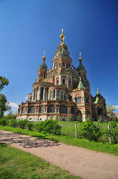 iglesia ortodoxa rusa - cathedral russian orthodox clear sky tourism fotografías e imágenes de stock