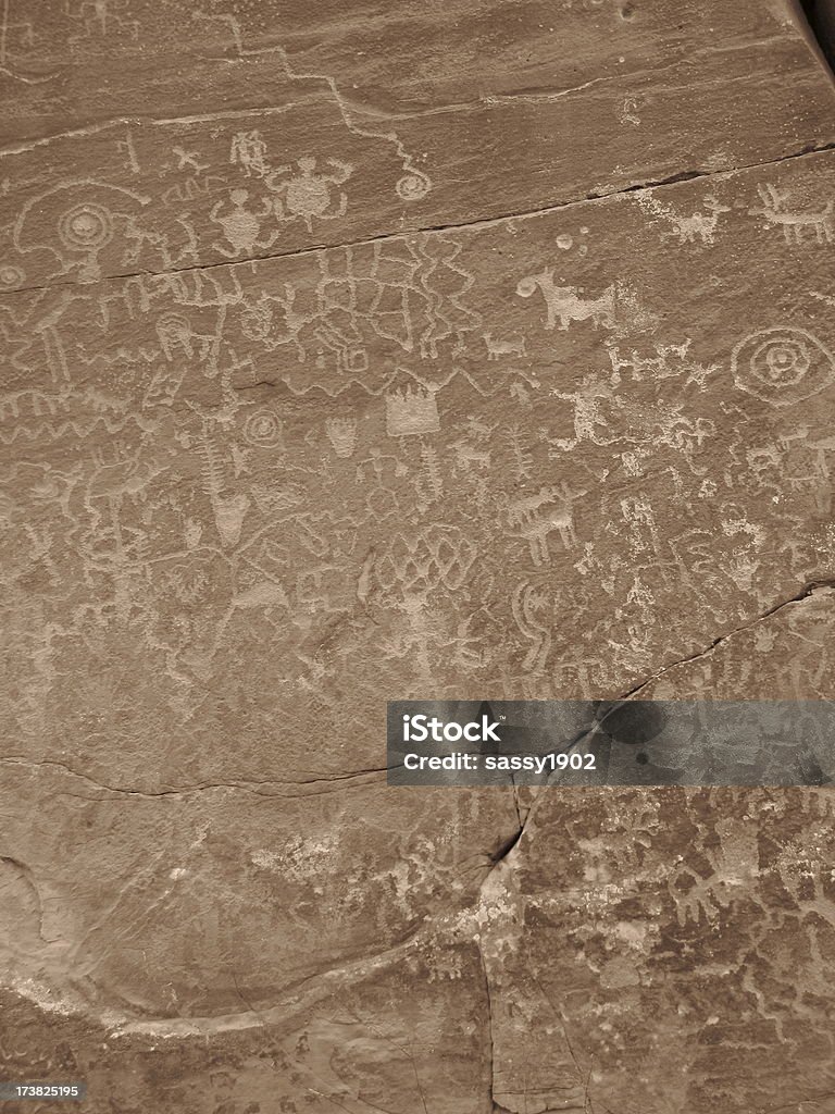 Petroglyph calendario solare antica cifre - Foto stock royalty-free di Acquaforte