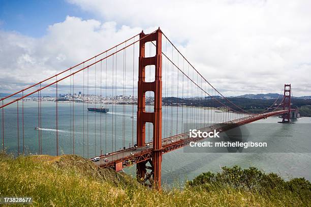 Foto de Ponte Golden Gate e mais fotos de stock de Arquitetura - Arquitetura, Beleza, Beleza natural - Natureza