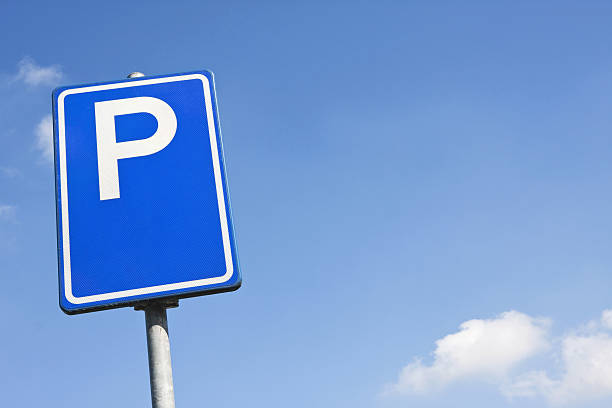 parkschild # 1 - parking lot parking sign sign letter p stock-fotos und bilder