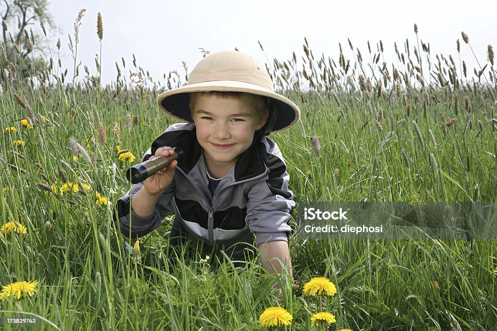 Campo giochi naturale - Foto stock royalty-free di Bambino