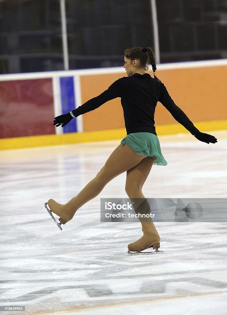 Desempenho de patinação artística - Foto de stock de Praticar royalty-free
