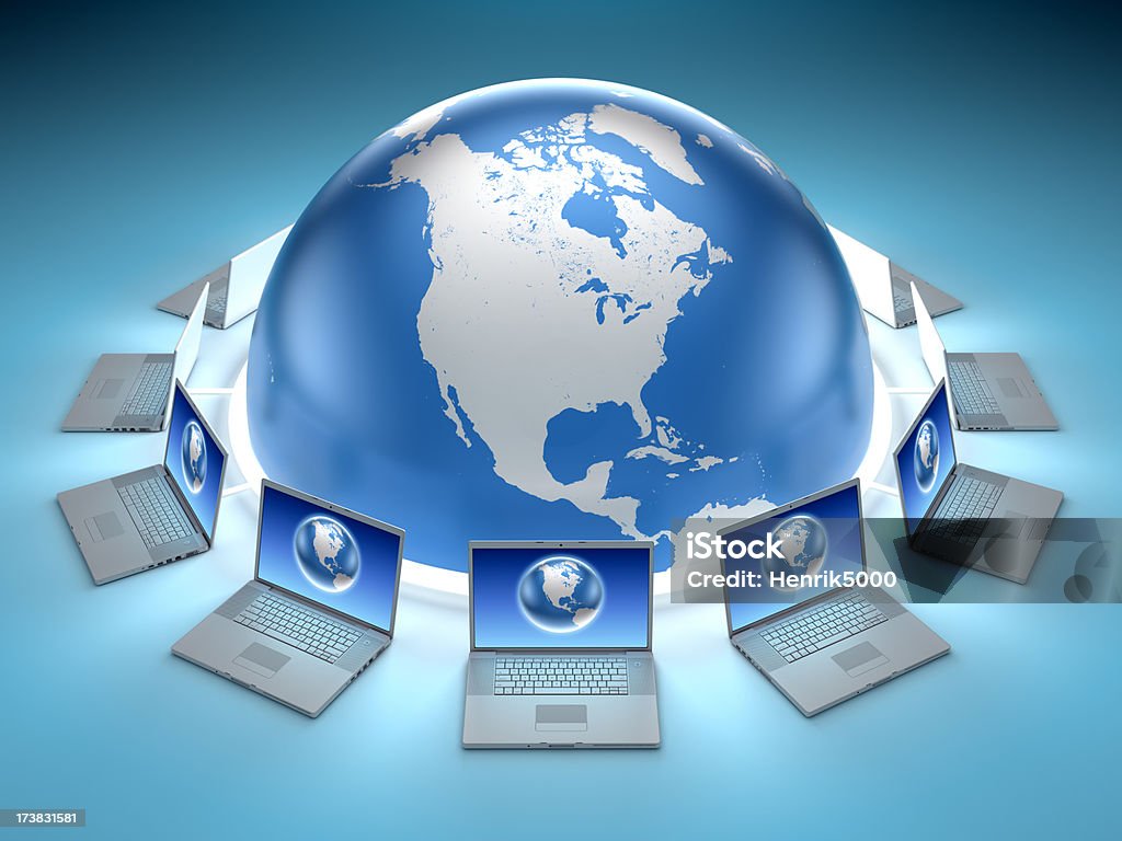 Mundo conectado rodeado de ordenadores portátiles - Foto de stock de América del norte libre de derechos