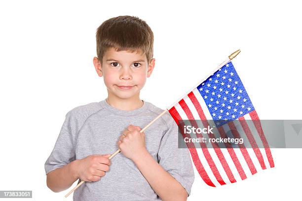 Menino Com Bandeira Dos Estados Unidos Da América - Fotografias de stock e mais imagens de 4 de Julho - 4 de Julho, Acenar, Apoio