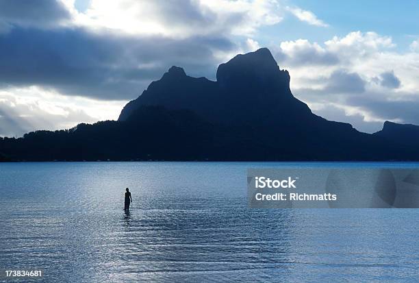 Lady 兼ねボラボラ - ボラボラ島のストックフォトや画像を多数ご用意 - ボラボラ島, 島, 1人