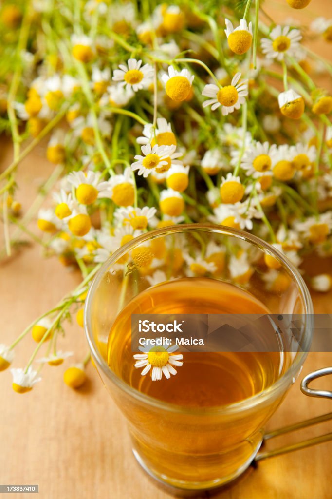 Infusión de manzanilla - Foto de stock de Asistencia sanitaria y medicina libre de derechos