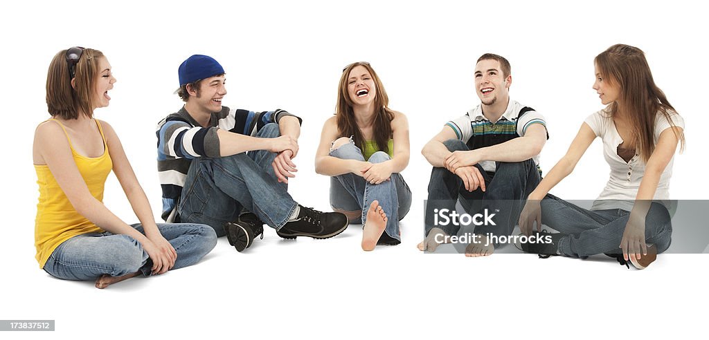 Cinco jovens amigos rindo - Foto de stock de Adolescente royalty-free