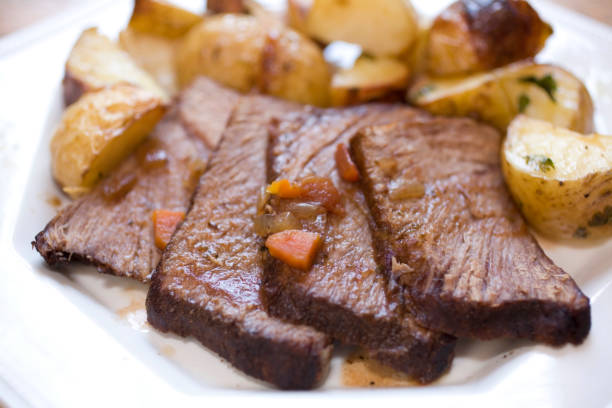 batatas de carne e - pot roast roast beef roasted beef imagens e fotografias de stock