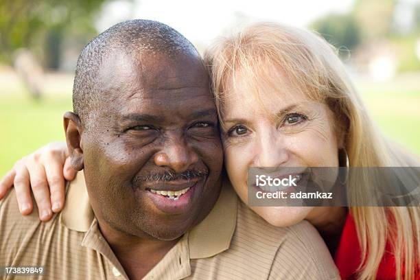 Coppia Senior - Fotografie stock e altre immagini di Adulto - Adulto, Adulto in età matura, Afro-americano