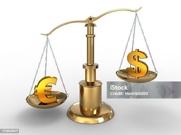 Euro Outweighs Dollar Auf Waage Mit Clipping Path Stockfoto und mehr Bilder von Amerikanische Währung - Amerikanische Währung, Bewegung, Clipping Path