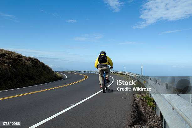 Coasting На Вулкан — стоковые фотографии и другие картинки Двухколёсный велосипед - Двухколёсный велосипед, Кататься на велосипеде, Национальный парк Халеакала